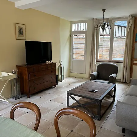 Maison De Proche Du Port Au Coeur Du Carre Des Arts De Honfleur