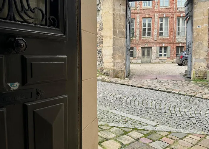 Maison De Proche Du Port Au Coeur Du Carre Des Arts De